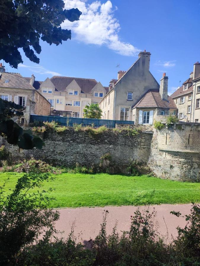 La Chambre Des Remparts Фалез Экстерьер фото