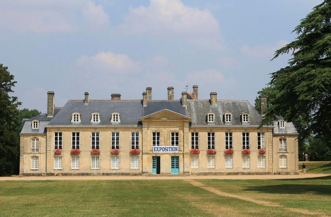 La Chambre Des Remparts Фалез Экстерьер фото