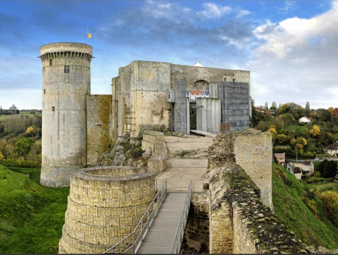 La Chambre Des Remparts Фалез Экстерьер фото